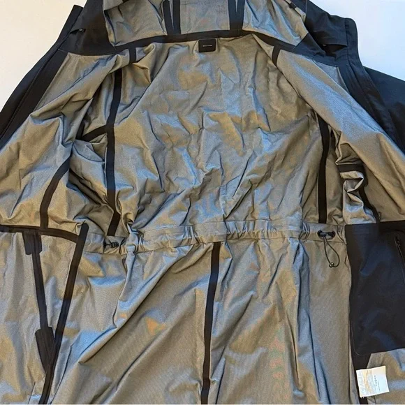 Lululemon Rain Haven Jacket - Picture 8 of 15